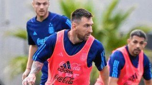 Lionel Messi gana terreno para volver al equipo titular el martes en Lima contra Perú.