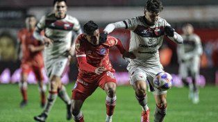 Argentinos venció a Colón como local.