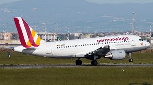 Un avión de una aerolínea alemana con 150 personas a bordo se estrelló en los Alpes