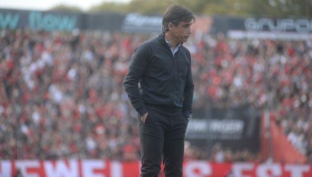 Javier Sanguinetti le puso punto final a su estadía en Newells. (LA CAPITAL/Leonardo Vincenti)
