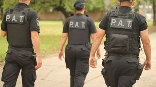 Foto ilustrativa. Rosario: son 10 los policías sospechados por el robo de 15 kilos de cocaína, 50 mil dólares y armas