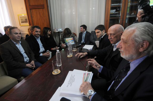 Frente a frente. Los diputados provinciales se reunieron ayer durante más de tres horas con los ministros de Seguridad y Justicia de Miguel Lifschitz.