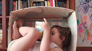 “Leer un cuento es decir de otra manera, aquí estoy para vos”, dice Romero, conocida como la payasa Cuchara.