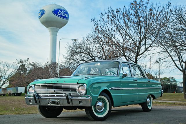 Curiosa celebración del centenario de Ford en Argentina