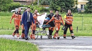 El momento que llegaba al hospital el primer ministro Robert Fico