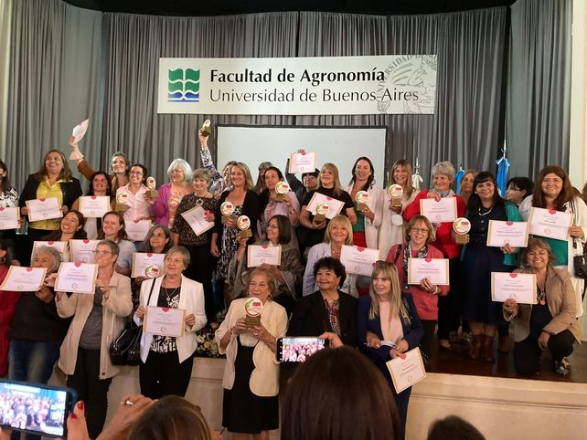 Quiénes son las santafesinas premiadas por su trabajo en el agro argentino