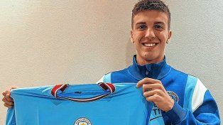 Manchester City oficializó la llegada de Máximo Perrone