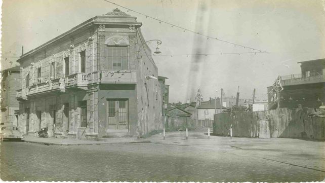 Caminito. En 1954 había un basural antes de la magia de Quinquela.