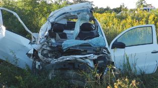 Ruta provincial 1: padre e hijo murieron en accidente entre camioneta y camión