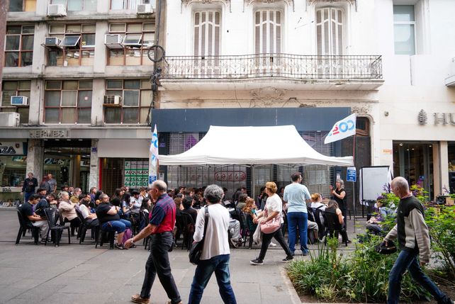 Conflicto universitario: los docentes de las facultades públicas sacan sus aulas a la calle