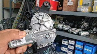 Repuestos para autos importados son los más afectados