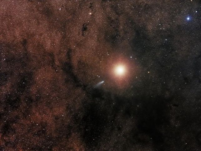 Con telescopio robótico GANADOR DEL PREMIO TELESCOPIO ROBÓTICO El ganador de 2015 del Premio telescopio robótico ha sido Sebastian Voltmer (Alemania). Voltmer utilizó el Observatorio Siding Sping en el Parque Nacional Warrumbungle en las cercanías de la localidad de Coonabarabran