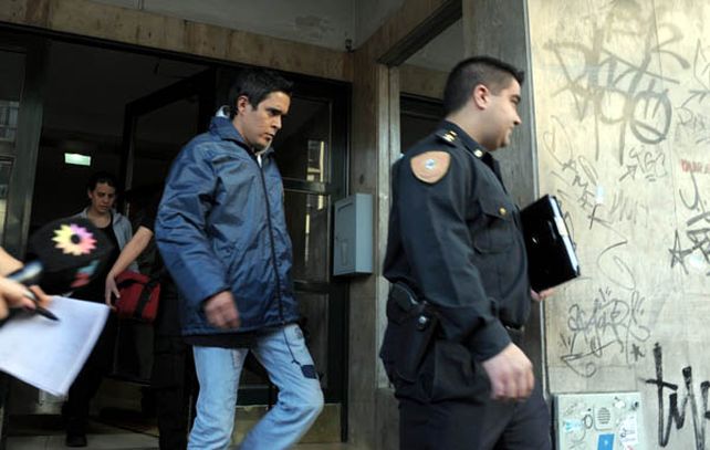 La policía allanó la casa del presunto violador.