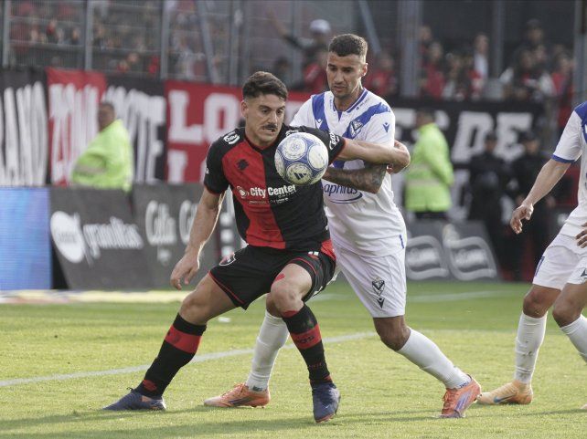 El futbolista de 30 años sufrió una lesión gravísima en la cancha de Newells.