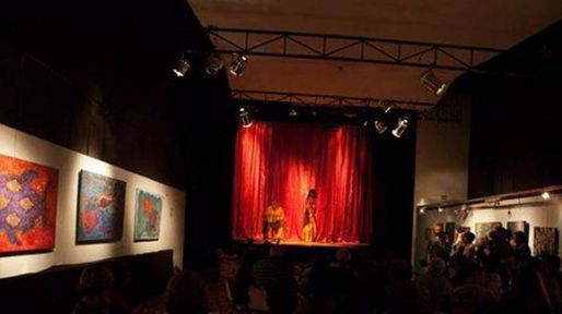 Iniciativa santafesina: una sala de teatro entrega frazadas a los espectadores por los aumentos de luz