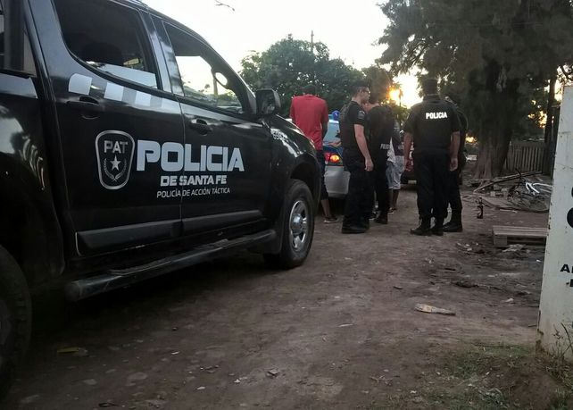 Violento y prófugo: amenazó a su mujer con un arma, ella lo denunció, y él es buscado por la Policía