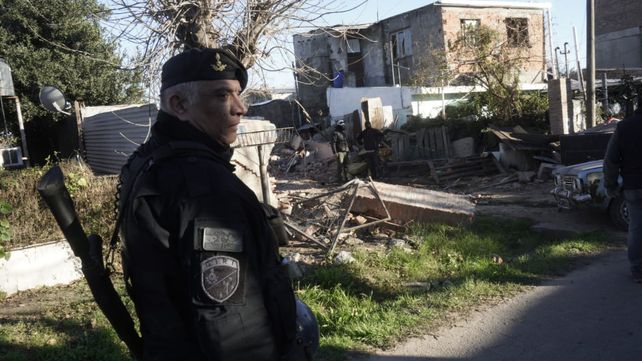 Barrio Stella Maris. Solo escombros, lo que quedó de una casa en la que se comprobó que se vendían drogas al menudeo.