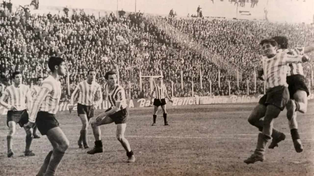Estudiantes y Racing jugaron la final del Metropolitano 1967 en el Viejo Gasómetro de San Lorenzo.