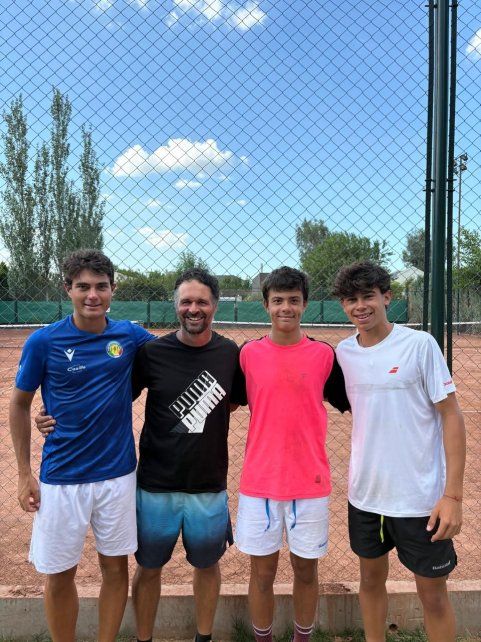 Créditos locales. Matías Fernández Netri, Matías Urchipia, Agustín Di Fulvio y Tomás Re.