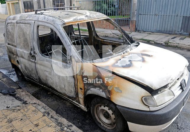 Quemacoches: cuatro autos incendiados este sábado y ya suman 39 en 2015