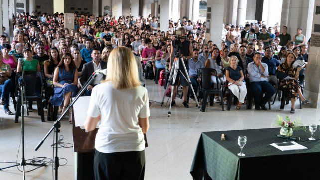 La decana Benedetti admitió que en la Facultad están especialmente entusiasmados por la Juan L. Ortiz