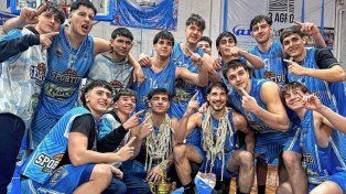 El festejo de los juveniles de Sportivo San Salvador