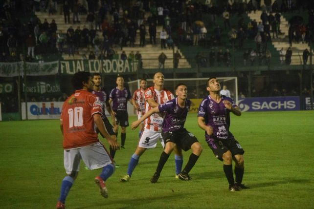 Atlético Paraná perdió en San Francisco y sigue sin ganar en el Federal A