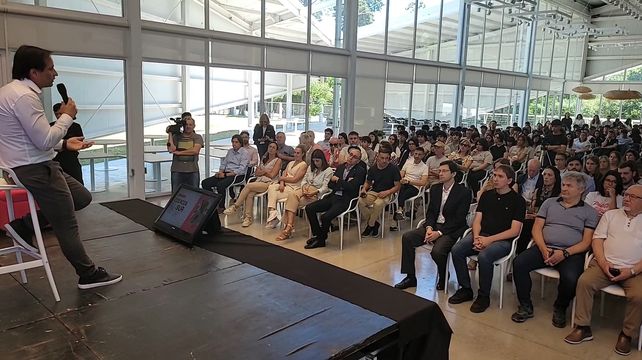 Durante las dos jornadas el auditorio se colmó de concurrentes de escuelas