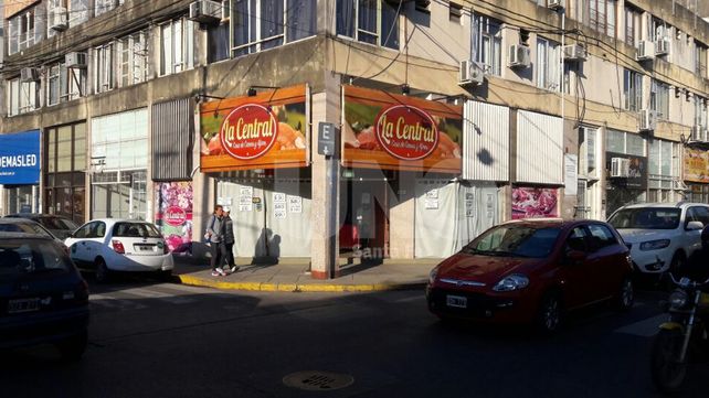 Rompieron una vidriera y robaron una carnicería a la vuelta del ministerio de Seguridad Rompieron una vidriera y robaron una carnicería a la vuelta del ministerio de Seguridad