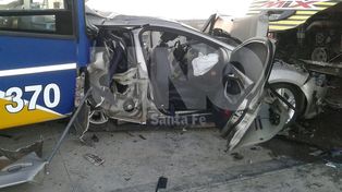 Chocaron dos colectivos, un camión y un auto en circunvalación oeste
