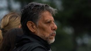 Un entrenador de hockey fue detenido bajo la acusación de abusar y ultrajar a jugadoras adolescentes