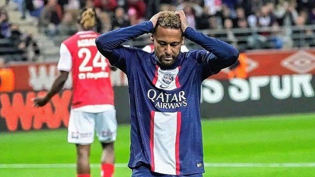 Neymar, otro que mira a la puerta de salida en PSG