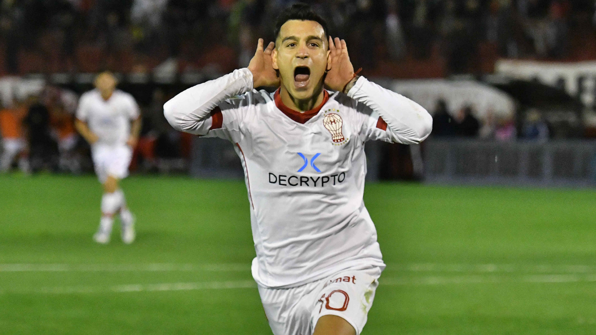 Huracán ganó y sigue con posibilidades de ser campeón