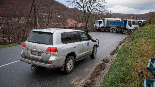 Camiones bloquean la ruta en Rudare