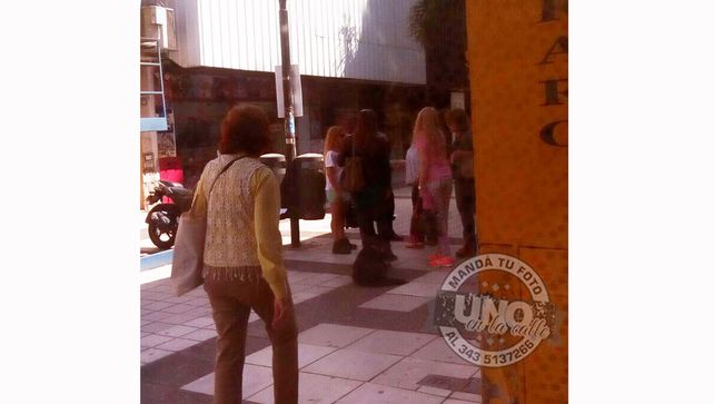 Perritos callejeros provocaron una fuerte discusión en la peatonal