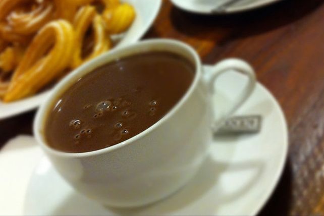 Dos tazas de chocolate al día