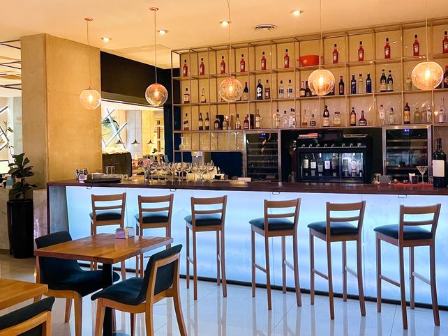 El bar de Bow, un lugar de encuentro de amigos que restrena nueva carta para el otoño - invierno.