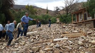Viviendas destruidas y evacuados por un alud que afectó a seis barrios de Tilcara