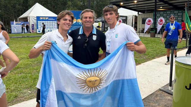 Tobías Giorgis, junto a papá Germán y su hermano Francisco, 