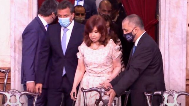 Polémica por la entrada de Cristina Kirchner al Congreso sin el barbijo puesto
