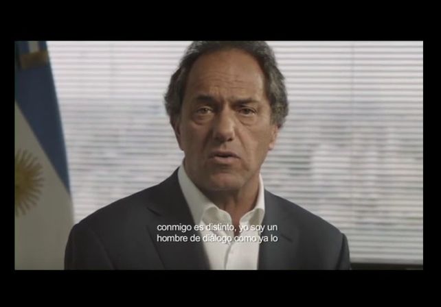 En un nuevo spot, Scioli se presenta como moderado y pacífico
