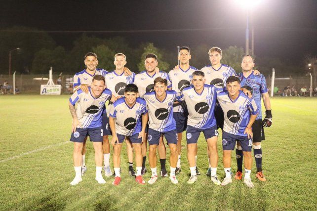 Muchos futbolistas y exjugadores formaron parte de una noche especial en Cocepción del Uruguay.