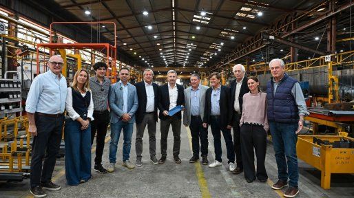 Gualeguaychú: Rogelio Frigerio entregó la adhesión al RINI a una metalúrgica