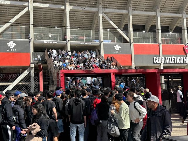 Una multitud encara la popular nueva de Newells.