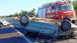Despiste con vuelco en la Ruta 12 arrojó cinco personas heridas