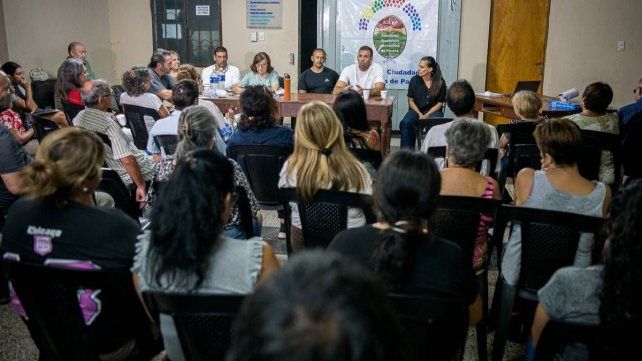Paraná: municipio y vecinales acordaron cambios de recorridos en varias líneas del transporte urbano