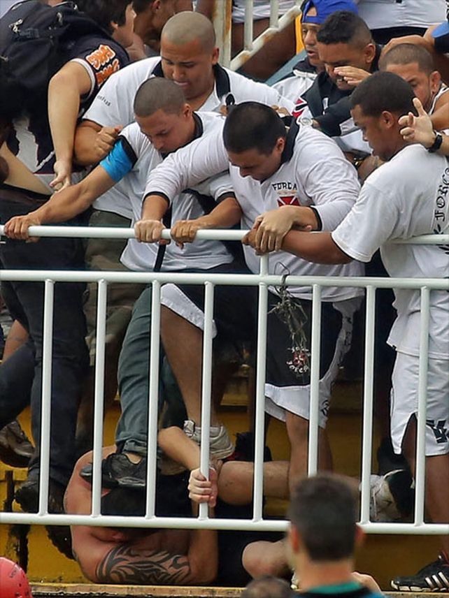 Batalla campal entre hinchas del Paranaense y el Vasco da Gama