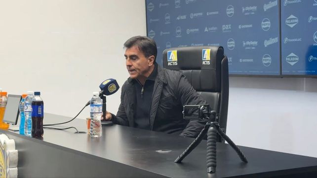 Quinteros usó la polémica de las acreditaciones como excusa para no explicar la derrota ante Central
