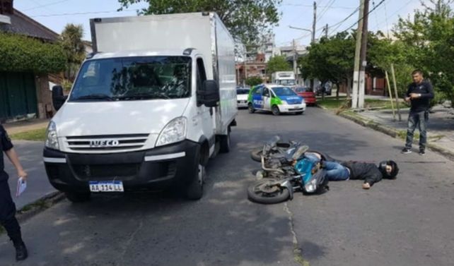 Sangriento. Los motochorros abatidos junto al camión.&nbsp;