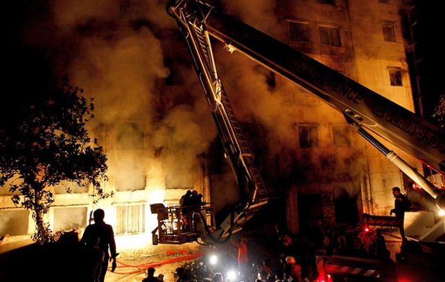 El fuego arrasó la fábrica Tazreen Fashion